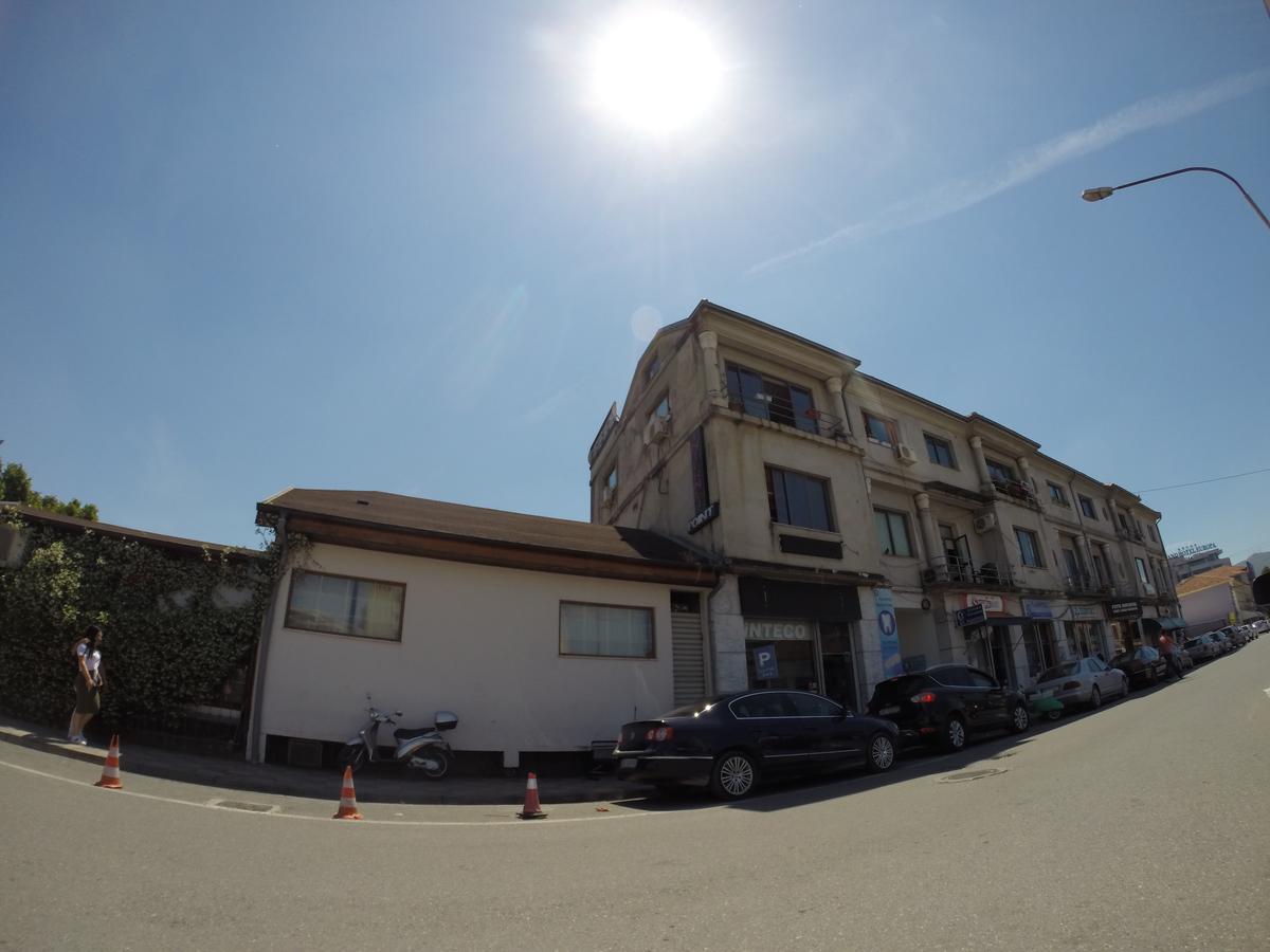 The Rooftop Hostel Shkoder Exterior photo